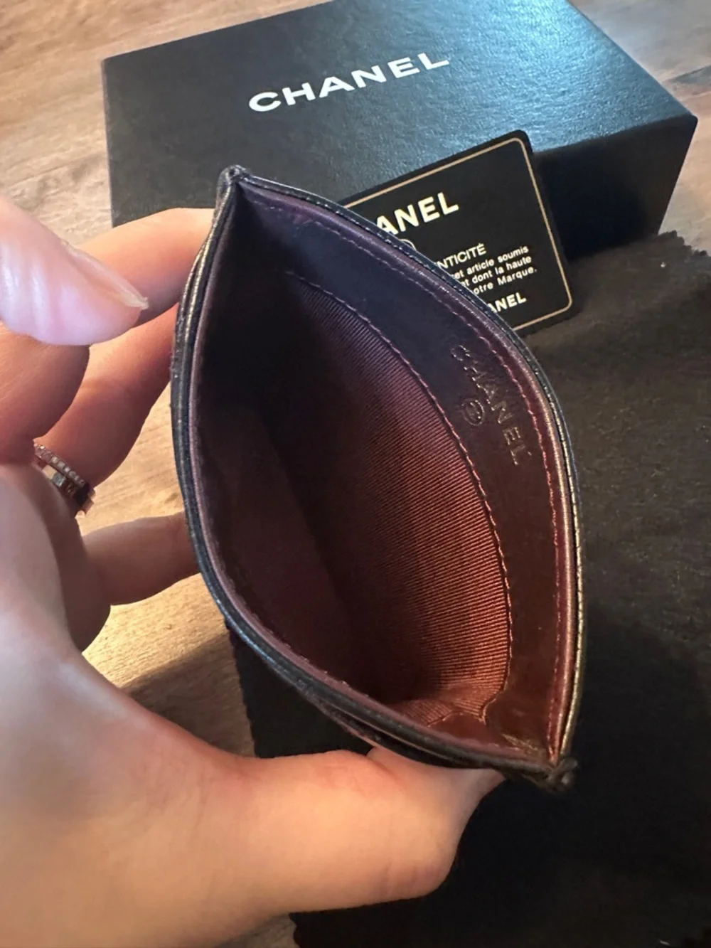 ✨Chanel Classic Caviar Card Holder – Black with Gold Hardware✨ - Picture 4 of 16